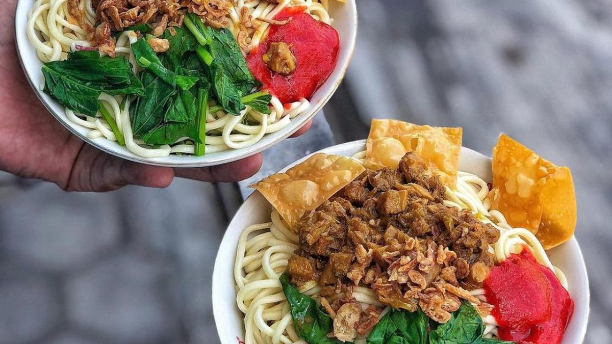 Mie Ayam Pak Dul: Rasa yang Menggigit di Jantung Cilacap